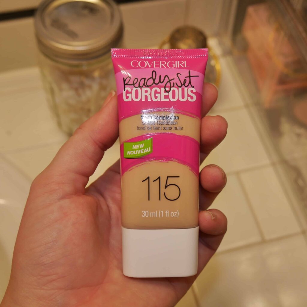 covergirl-ready-set-gorgeous-foundation-katy-perry-instaglam-buff-beige-115-swatch-review-blog-demo.jpeg